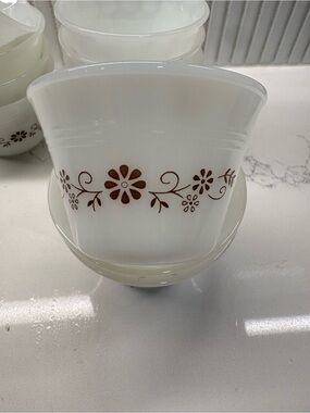 Dynaware Custard Cups  Milk Glass Floral Bowl White/Brown  MPN 23 set of 11.